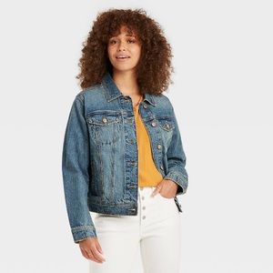 NWT Universal Threads Jean Jacket, size M